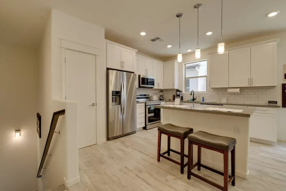 1 Mi to Intel Campus! Chandler Townhome w/ Pools