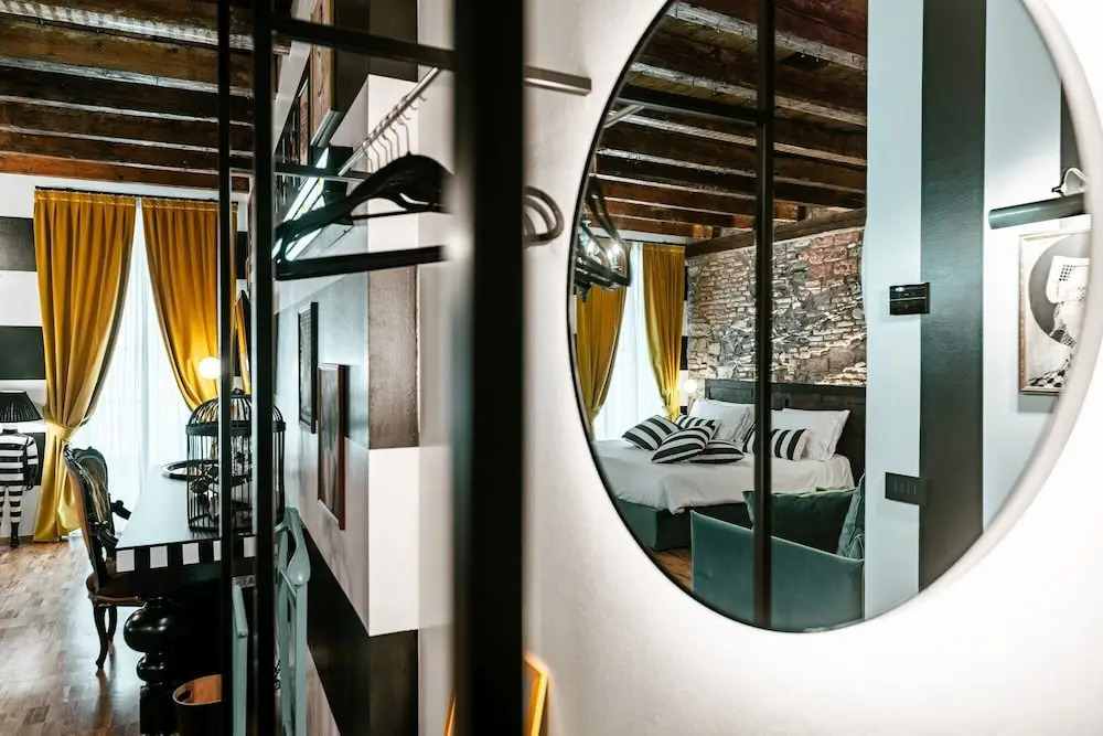 Aurum - Como Luxury Suites