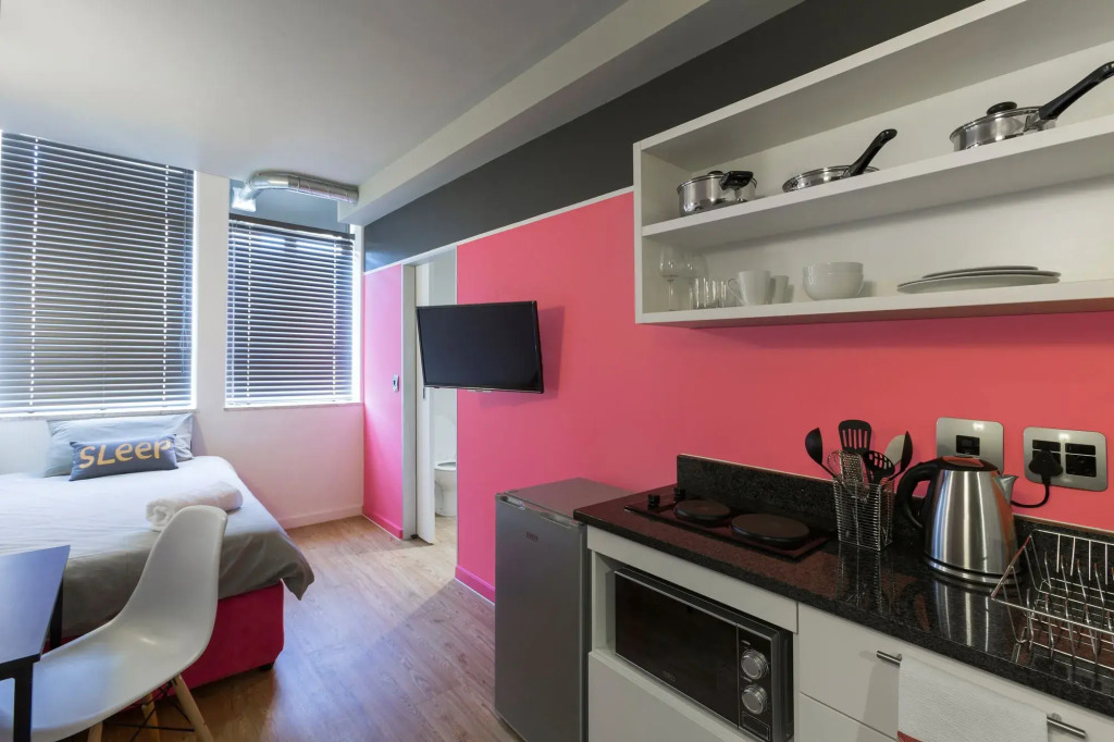 106 on Adderley Accommodation