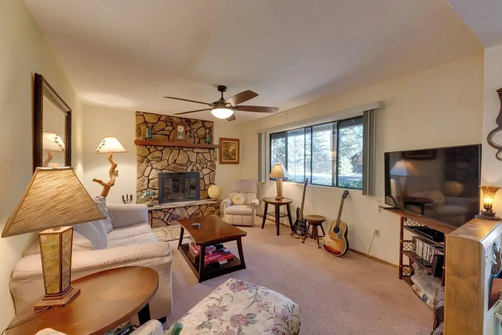 Deck + Fireplace: Cozy Pinetop Lakes Cabin!