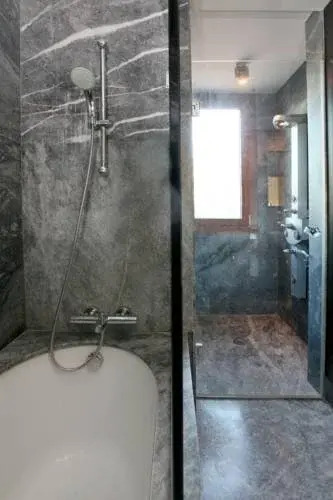 Swan Suites Hotel
