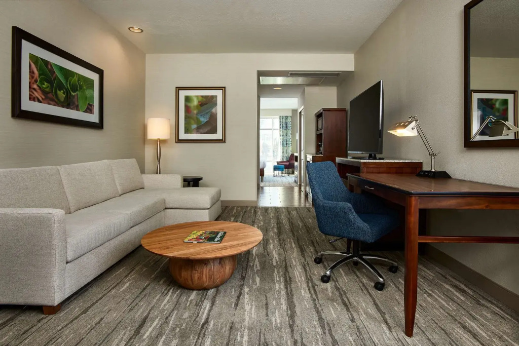 Hilton Garden Inn Nashville Downtown Convention Center