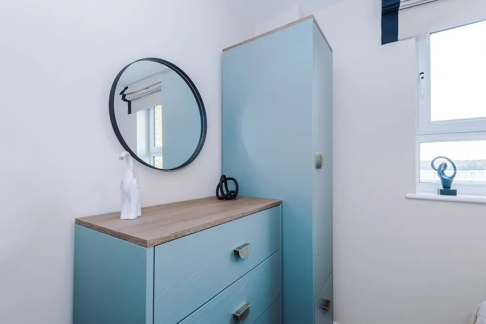 NEW Stylish Apartment Amazing Location Sleeps 6