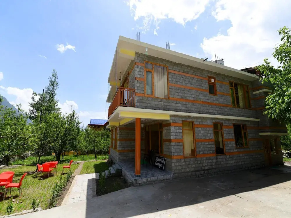 OYO 14580 Home Luxurious Studios Shanag