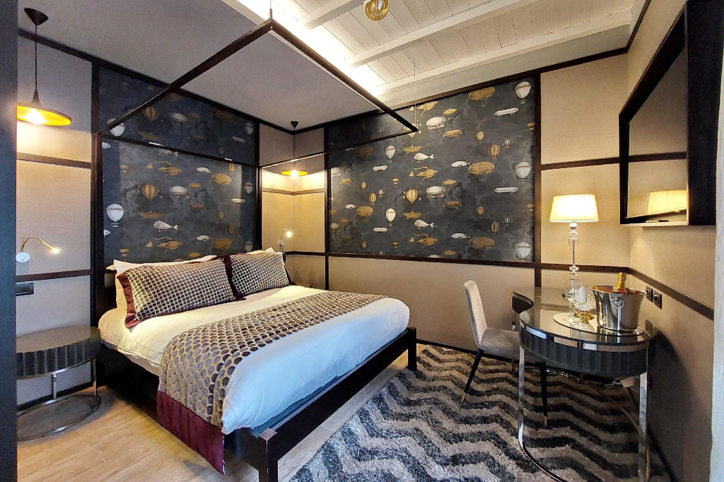 HELMIRAGE Piazza di Spagna Suite