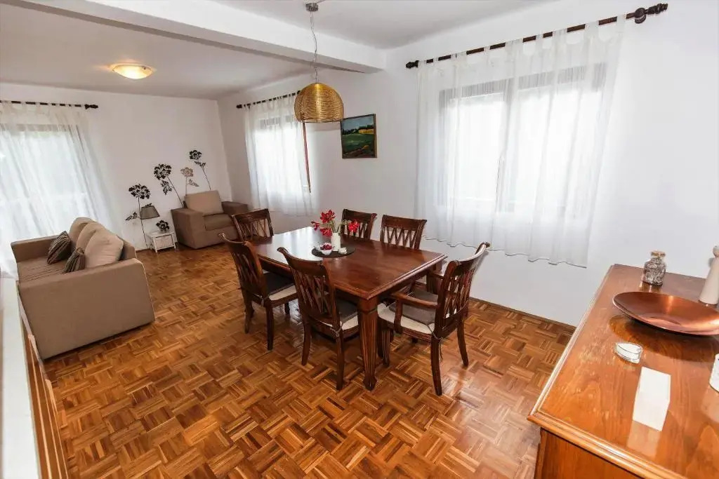 Holiday Home Toma