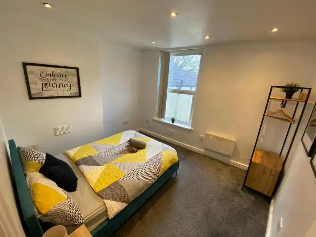 2 Bedroom Apartment Near City Centre, Uni & Parks!