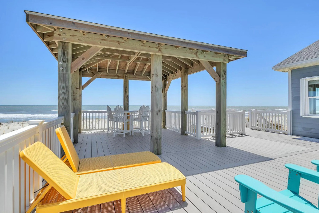 A Little Nauti by Oak Island Accommodations