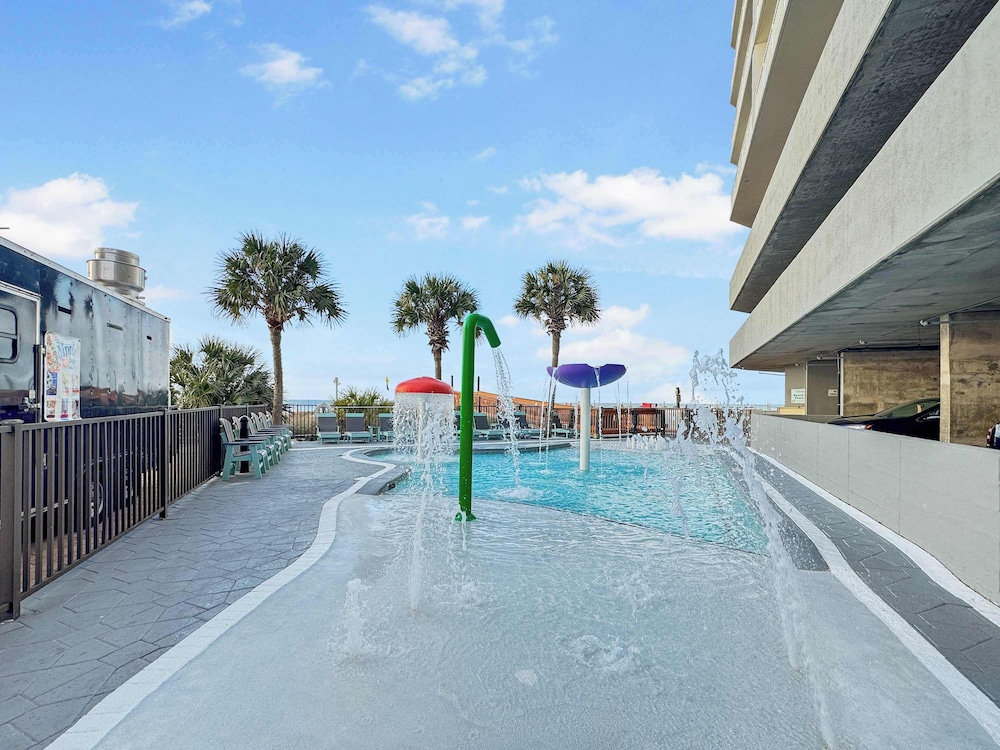 Seawind 1507 Oceanfront