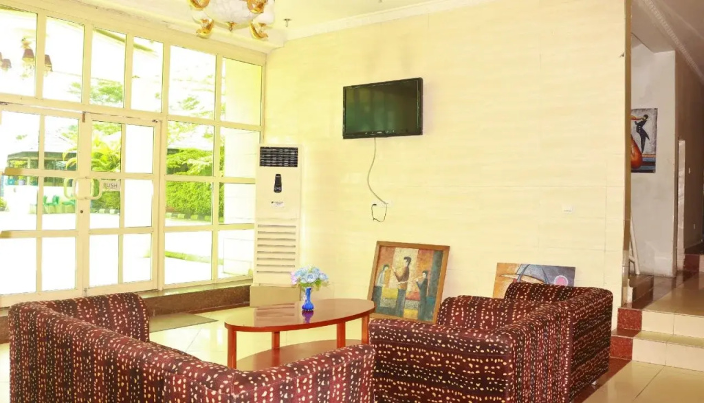 Carlcon Hotel