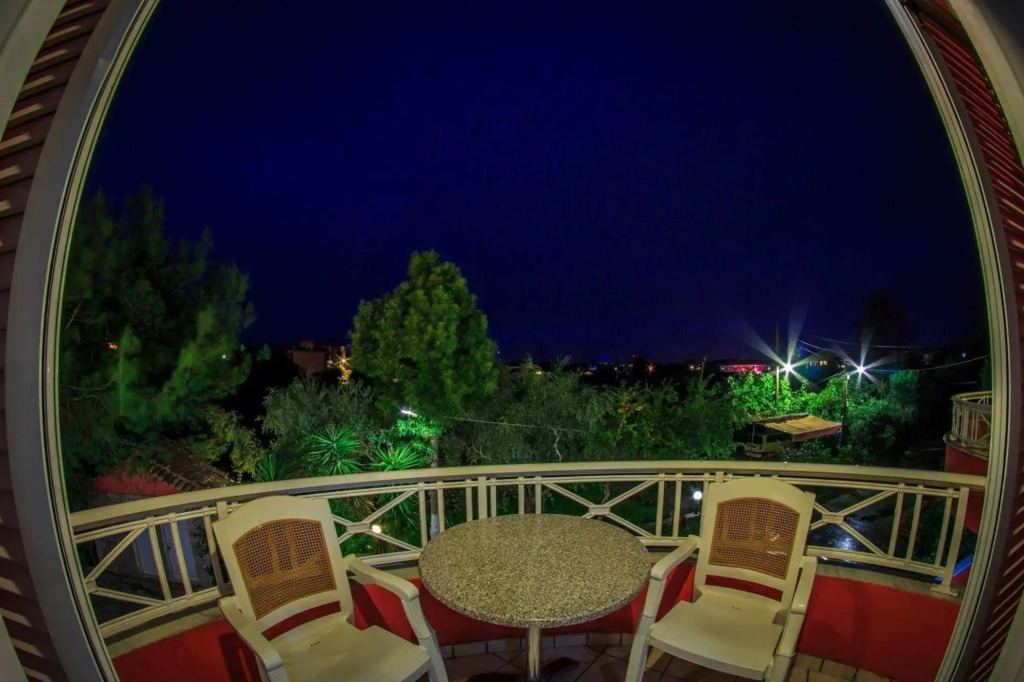 Spiros Family Apts