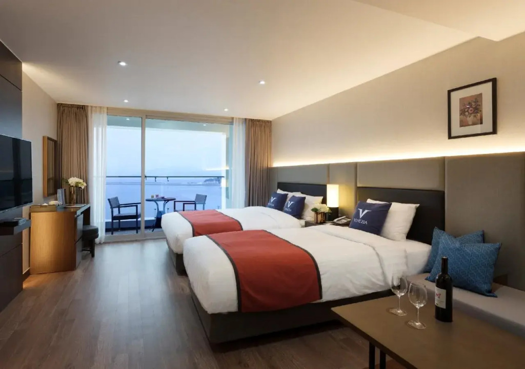 Venezia Hotel and Suite