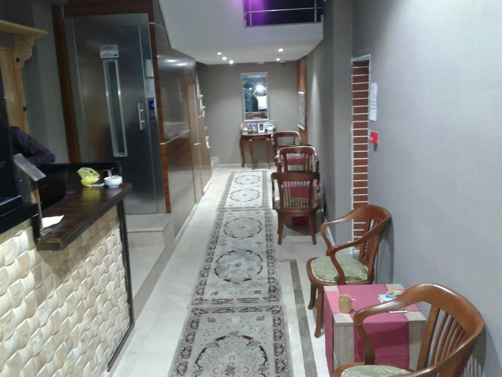 Rozza Hotel