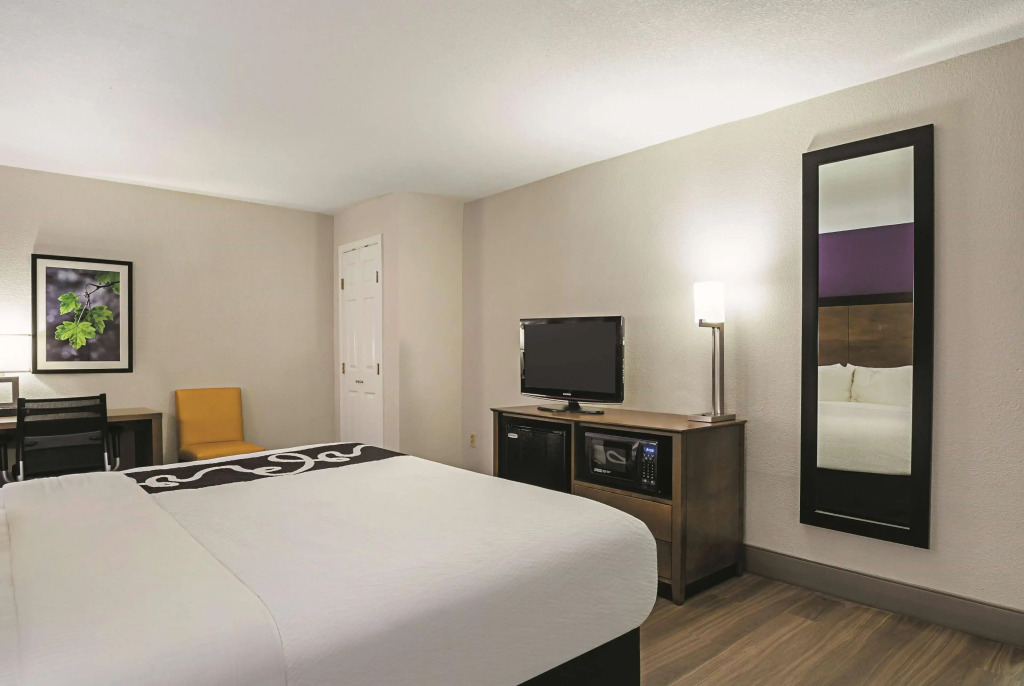 Wingate by Wyndham Galveston Beachfront at the Seawall
