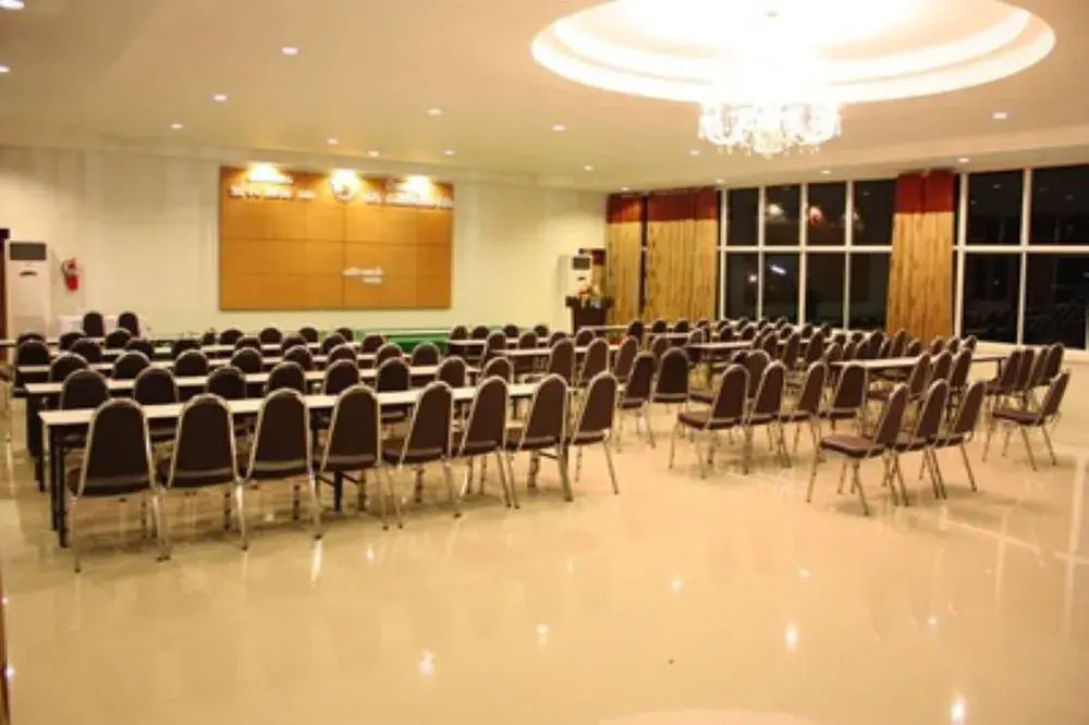 Sky Park Hotel