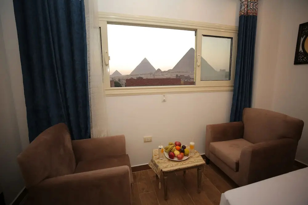 Pyramids house view hotel inn