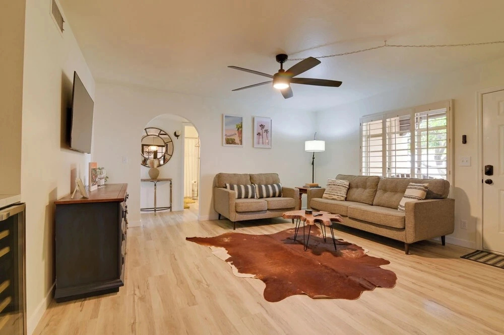 4 Mi to Old Town! Extended Desert Escape w/ Pool