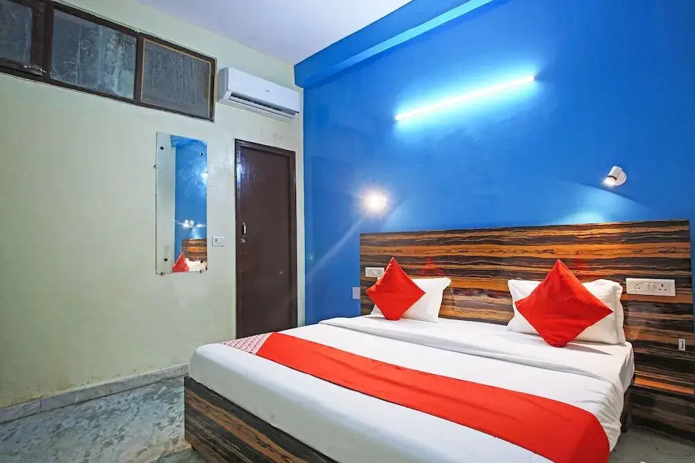 Silver Villa by OYO Rooms