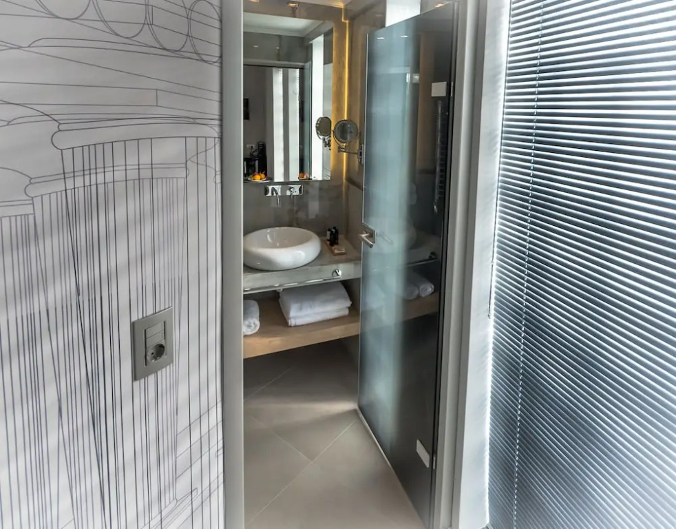 Lavris City Suites