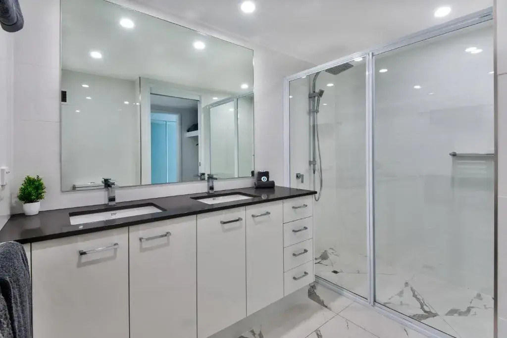 Frangipani Beachfront Lodge F5 on Hamilton Island by HamoRent