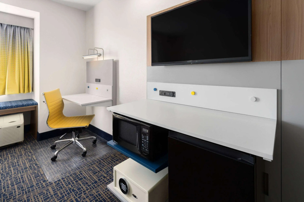 Microtel Inn and Suites Dover