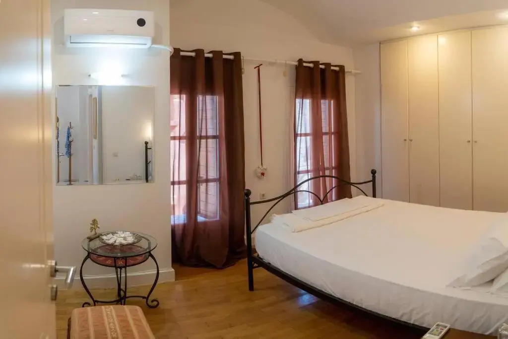 Kallisti stone house apartment