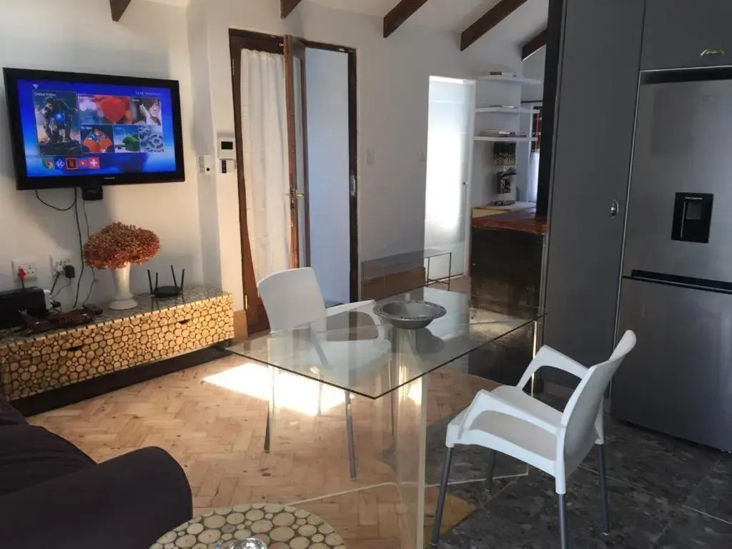 * Couples and family secluded getaway + pool*