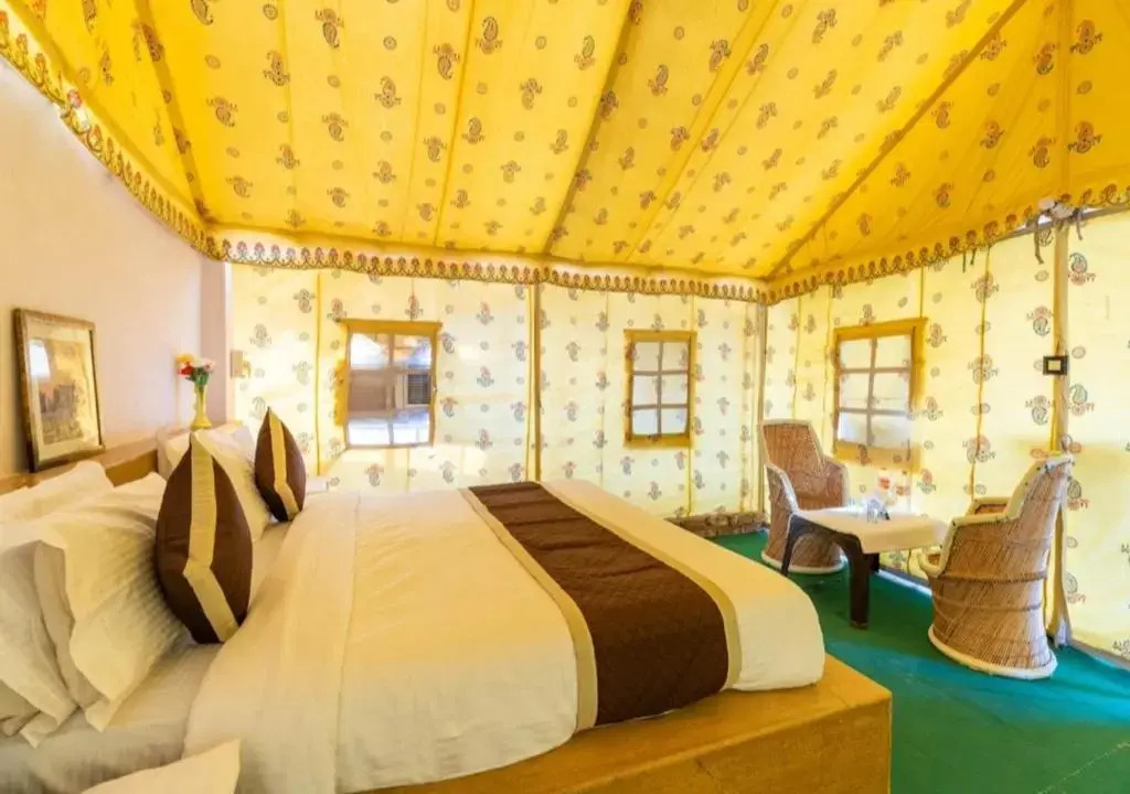 Luxury Golden Camp