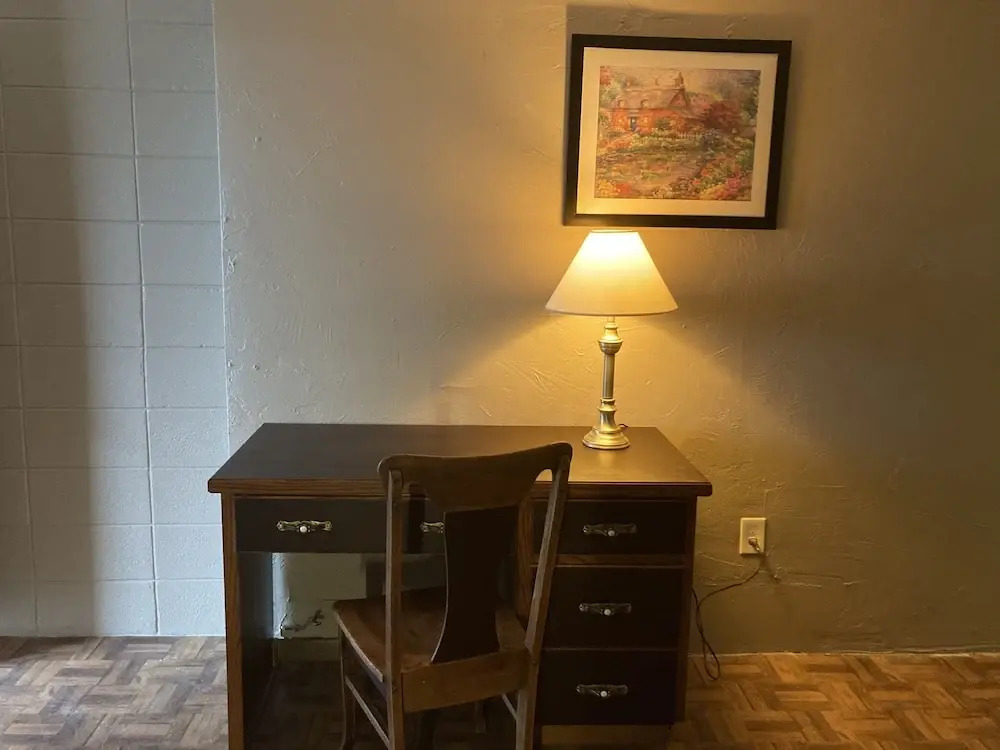 EdgeCliff Inn