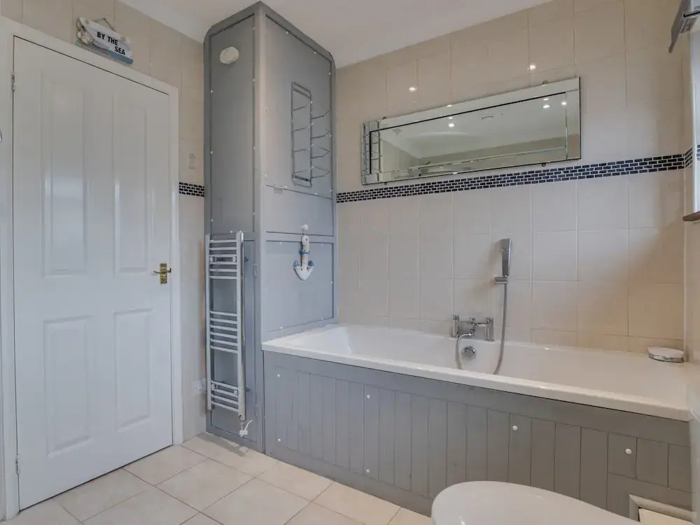 Detached Holiday Home With Cosy Interior, Large Garden and Unique BBQ hut
