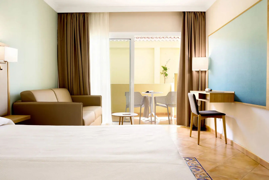 R2 Buganvilla Hotel & Spa