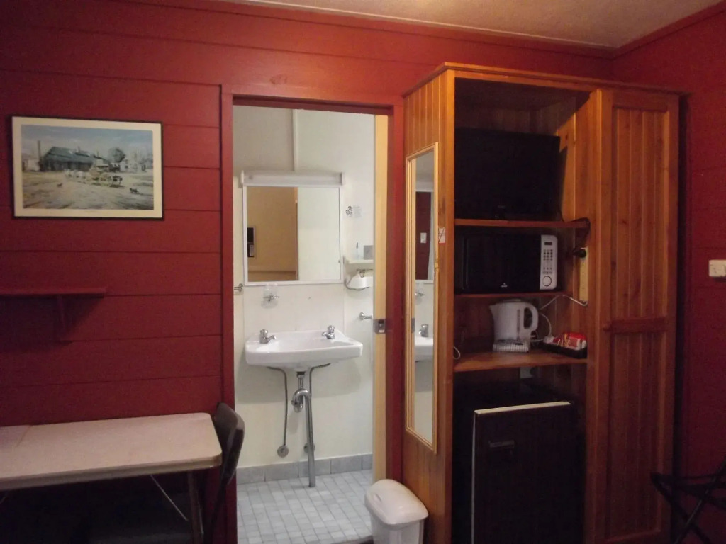 Red Cedar Motel
