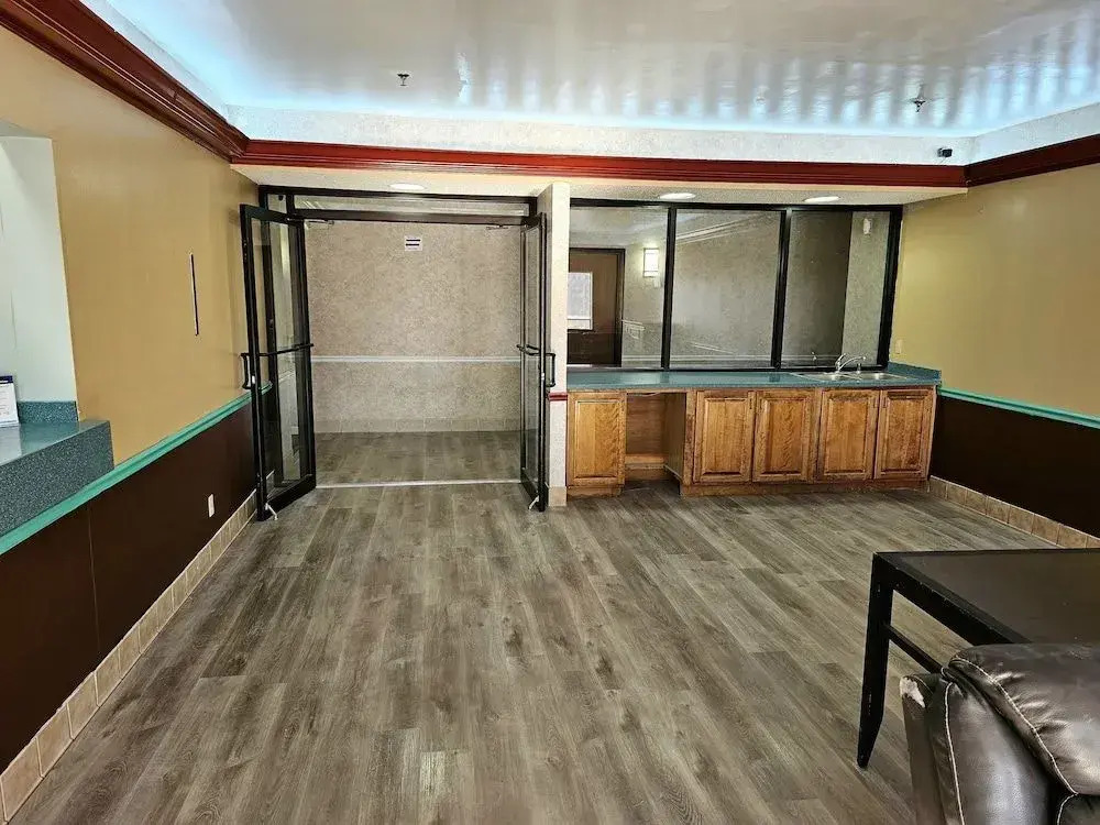 Budget Inn, Hwy 41