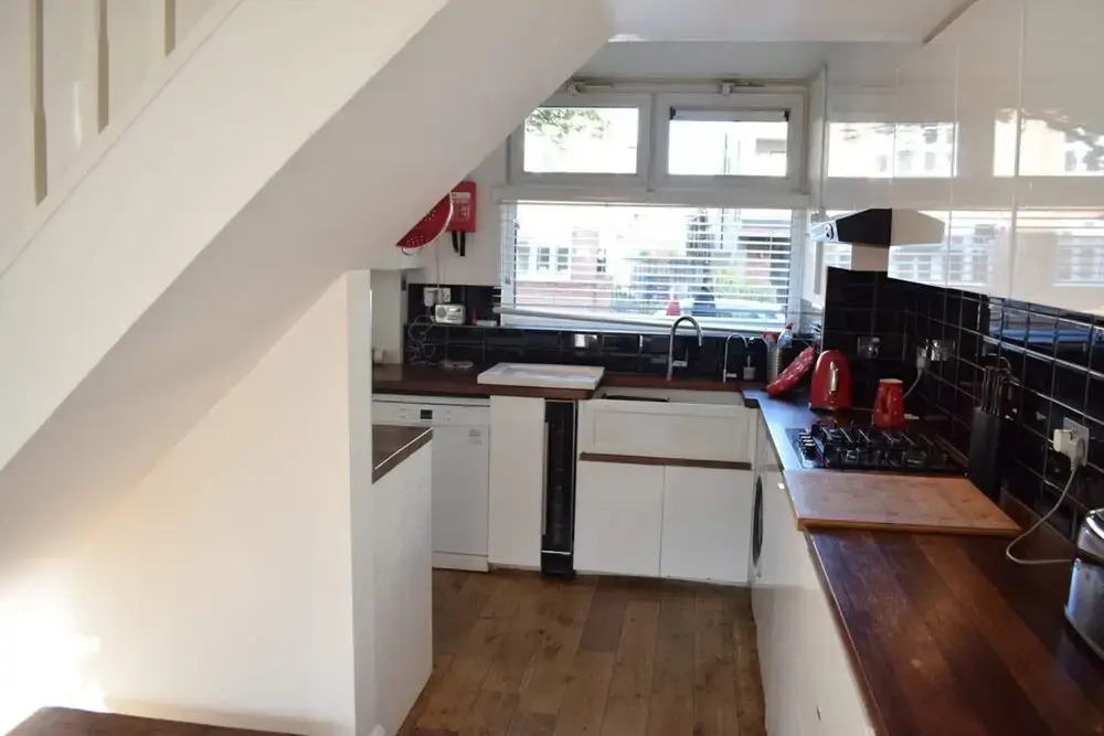 3 Bedroom House With Garden in Brixton