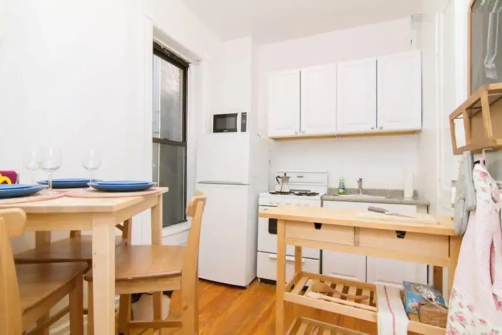 211-3 Prime Union Square Large 1BR Great Value