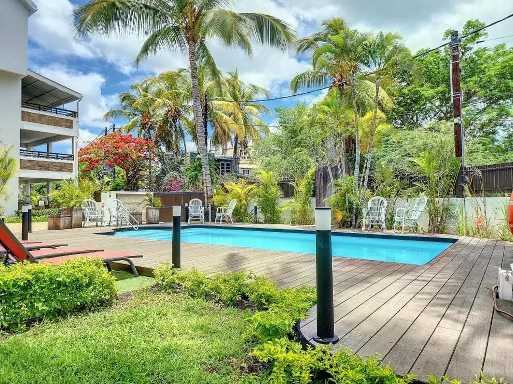 Sunkissed - Brand New Beach apartment located 50m from beach
