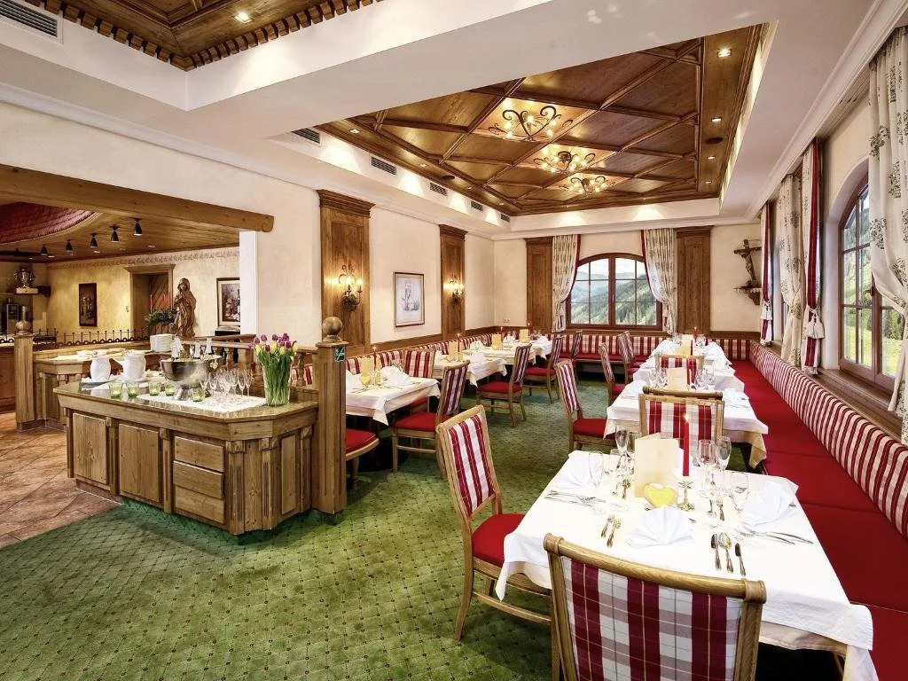 Hotel Bergzeit