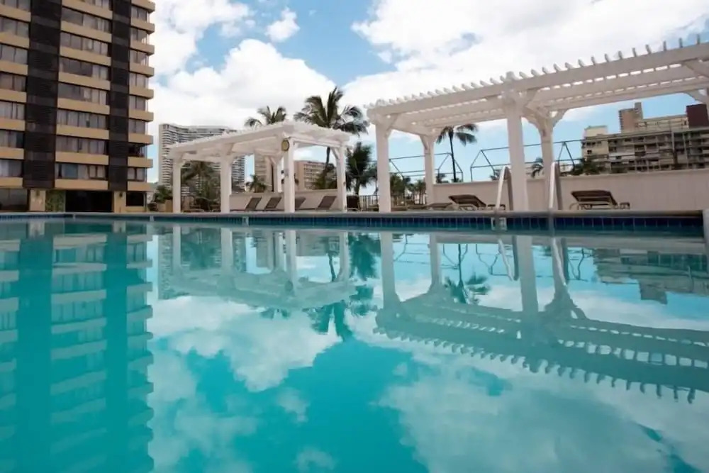 Hawaiian Monarch 1603 Condo by Redawning