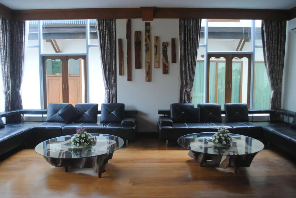 Myitkyina Plam Spring Resort Hotel