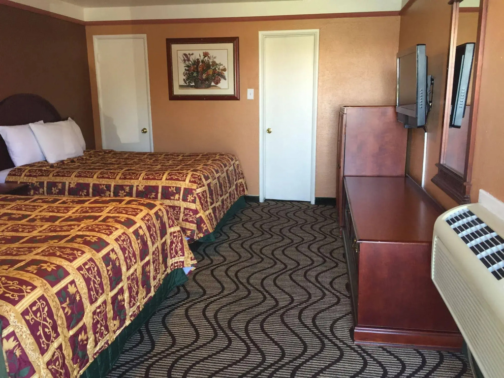 New Corral Motel