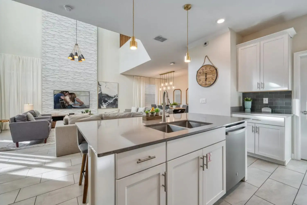 Luxury 5 bedroom House near Disney and Attractions