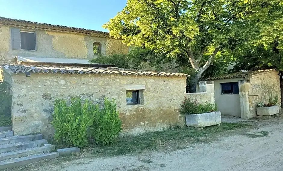 Bastide Bellugue Maison dhôtes réseau Bienvenue à La Ferme à 3 minutes de Lourmarin