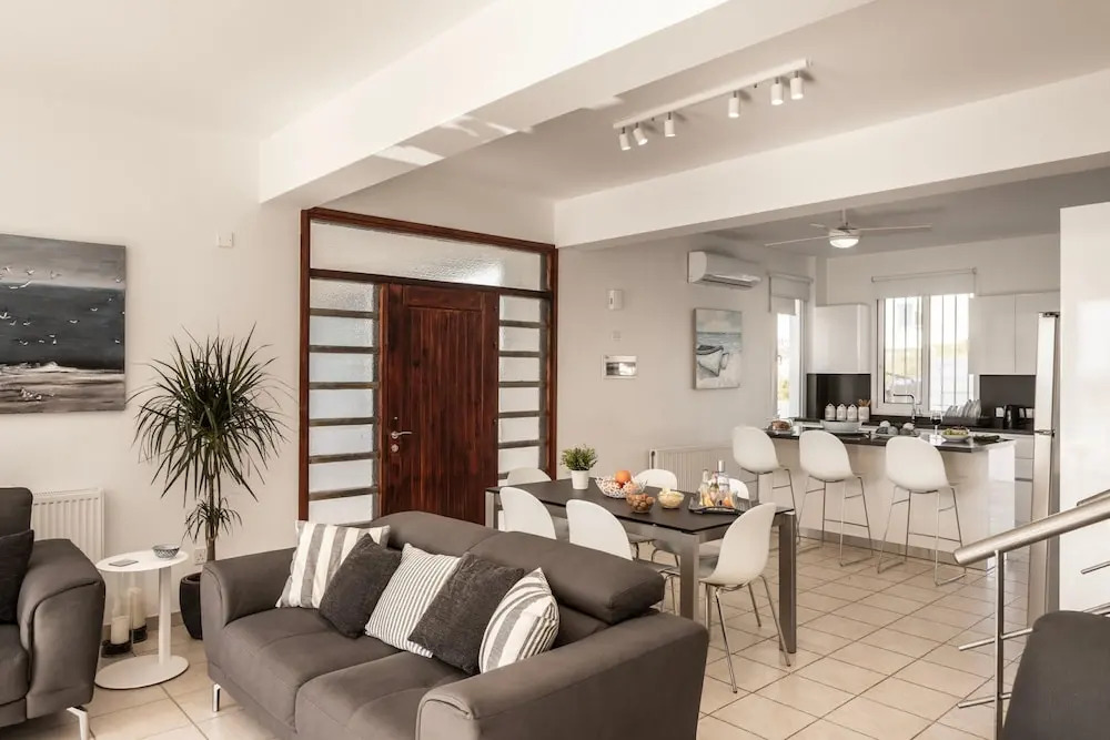 Faros Seaside Villa Larnaca
