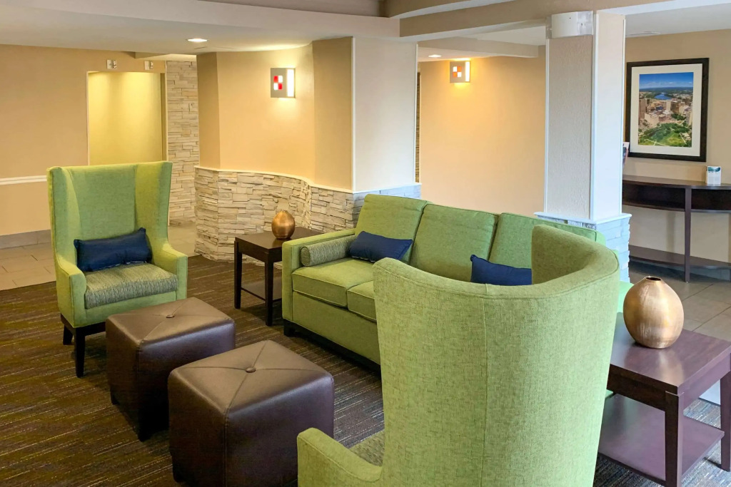 Comfort Inn & Suites East Hartford - Hartford