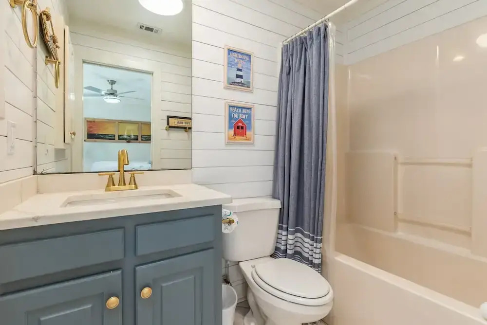 Feelin' Salty - 107 Quebec 4 Bedroom Home by RedAwning