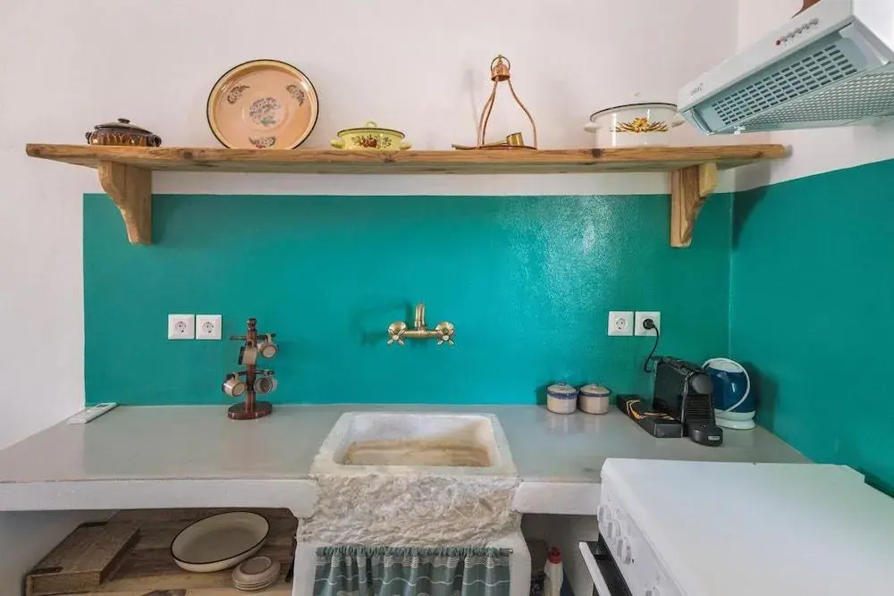 Ailouros guest house