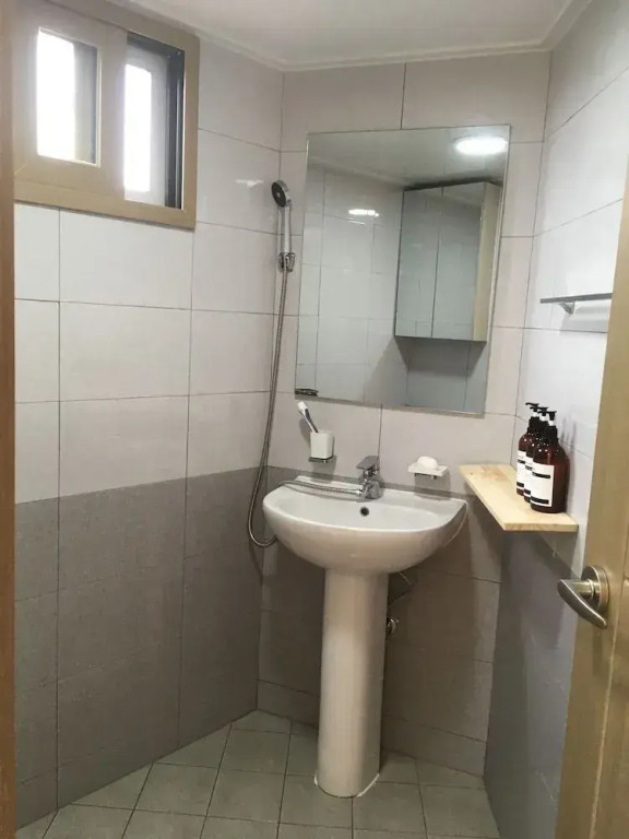 Shanti Shanti Guest House - Hostel