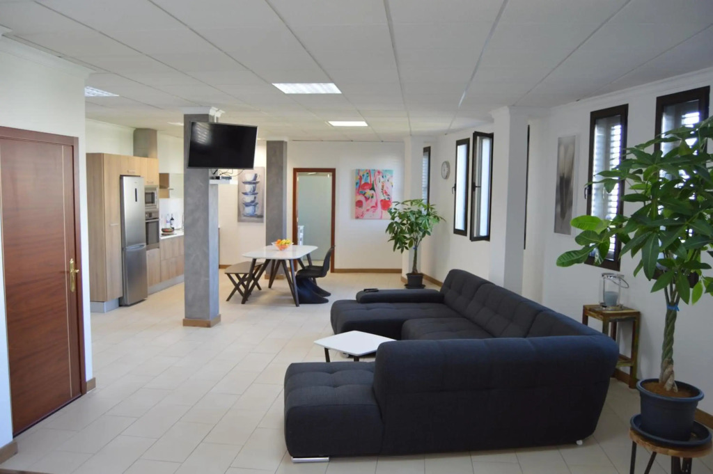 Moai Loft