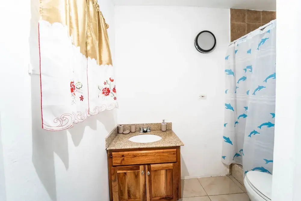 Skyline Suites, Breathtaking Mountains & City View 1 Bedroom Apts by RedAwning