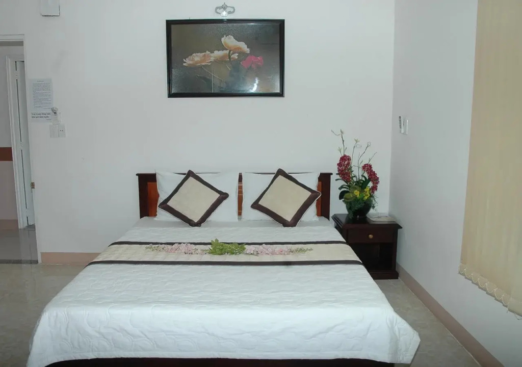 Hoàng Chánh Trí Hotel